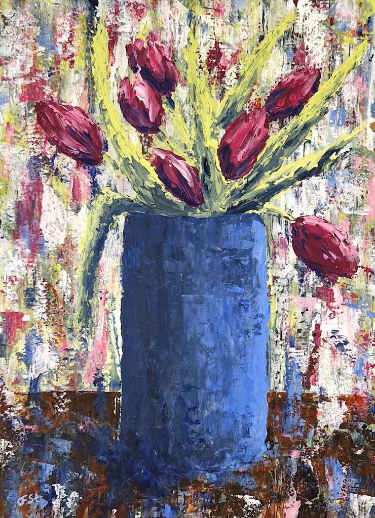 "Spring Blues" rote Tulpen in dunkelblauer Vase vor abstraktem Hintergrund, Acryl auf Papier, Serie Spring Tulips